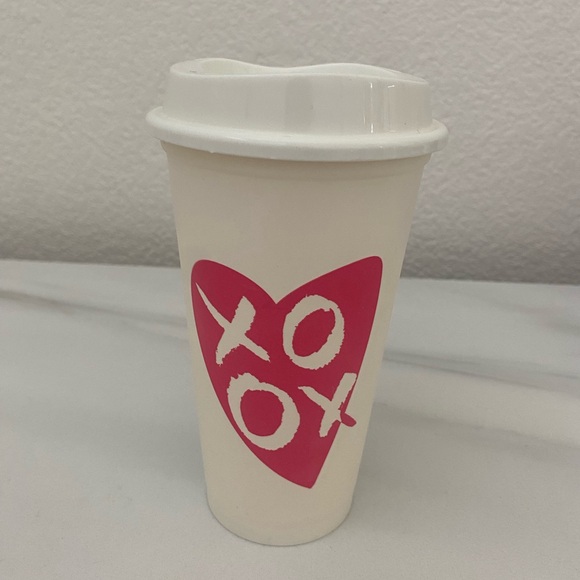 Starbucks Valentines Plastic Reusable Hot Cups With Lids 16 oz Lot Of 4 - Picture 4 of 4